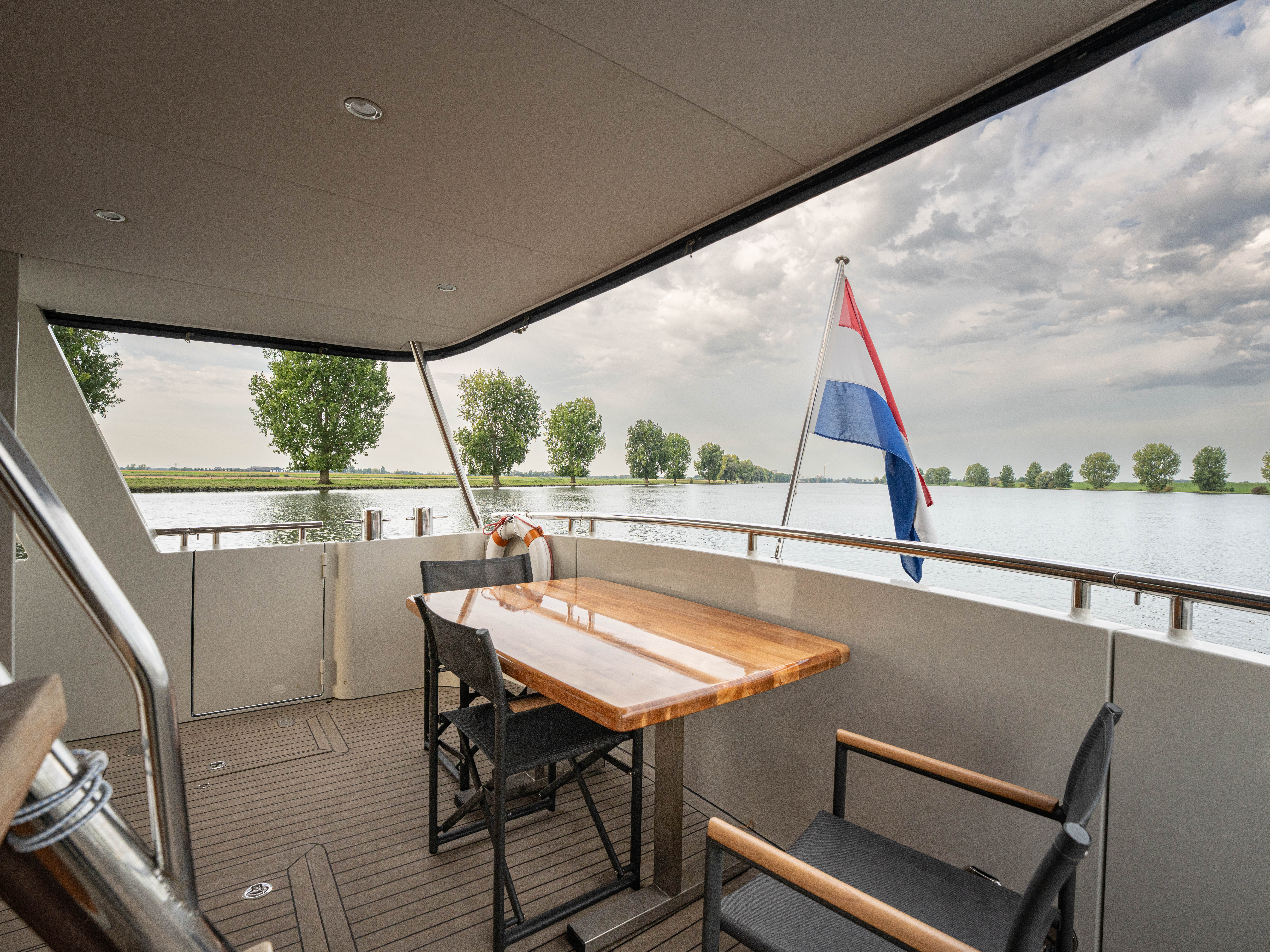 STEELER EXPLORER 50 PILOTHOUSE - 8