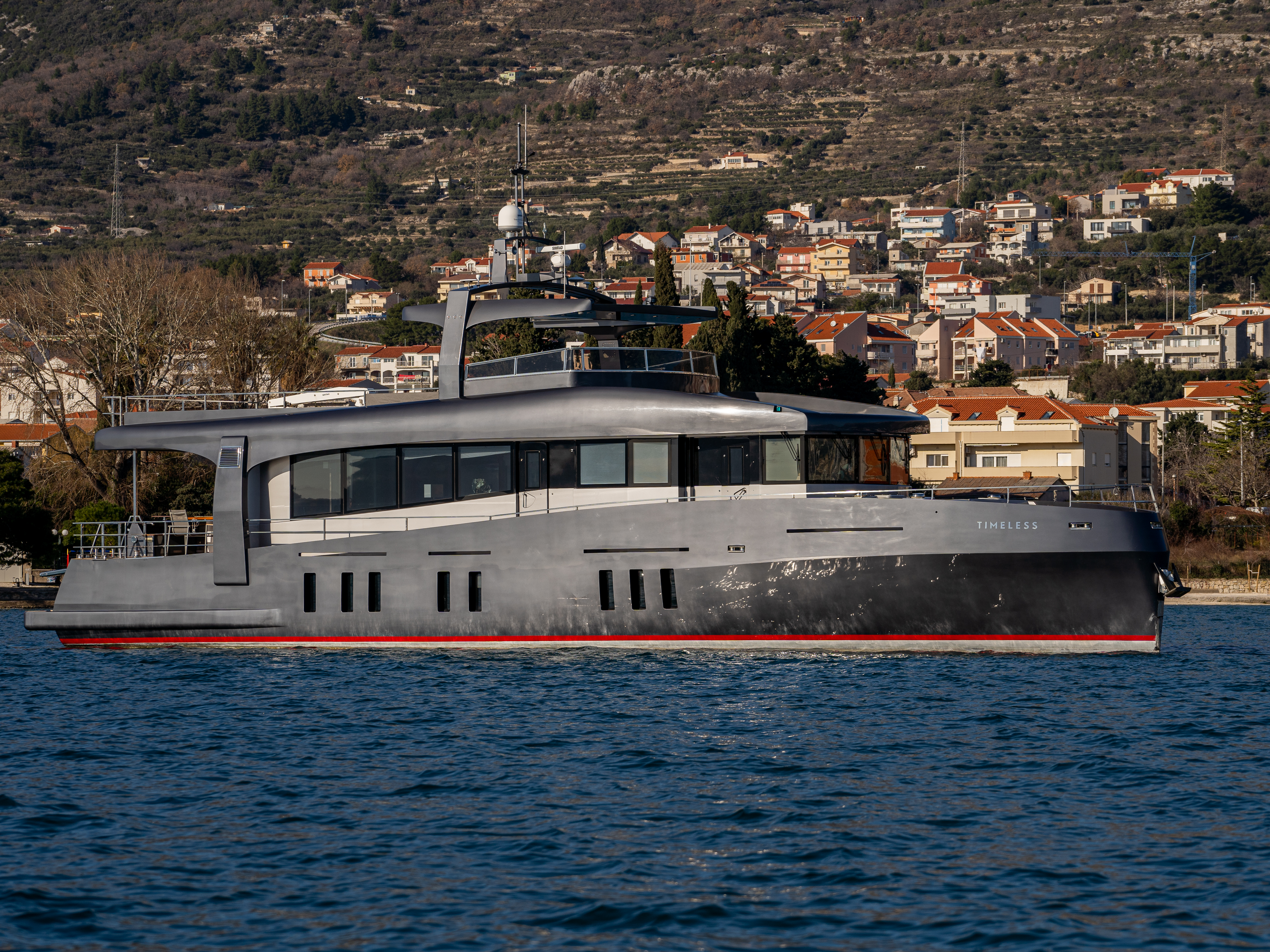 CUSTOM BUILT EXPLORER YACHT TIMELESS 80 - 1